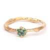 Twig ring met groene diamant