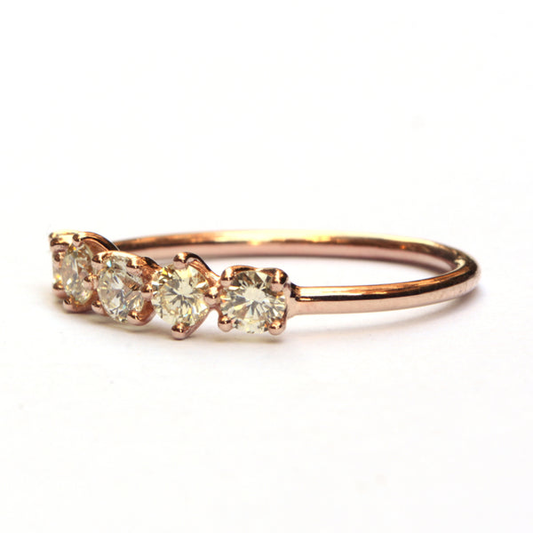 Ring met vijf diamanten