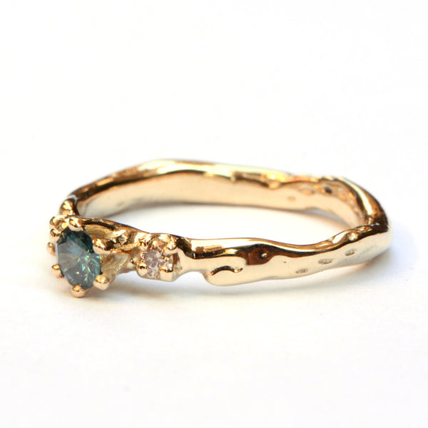 Ring Loulou met blauwe diamant