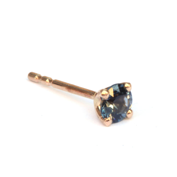 Single earring spinel