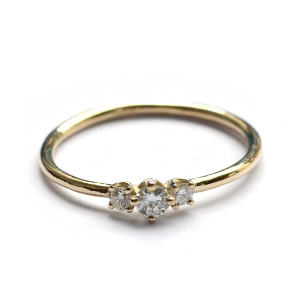 Ring met drie diamanten voor A.