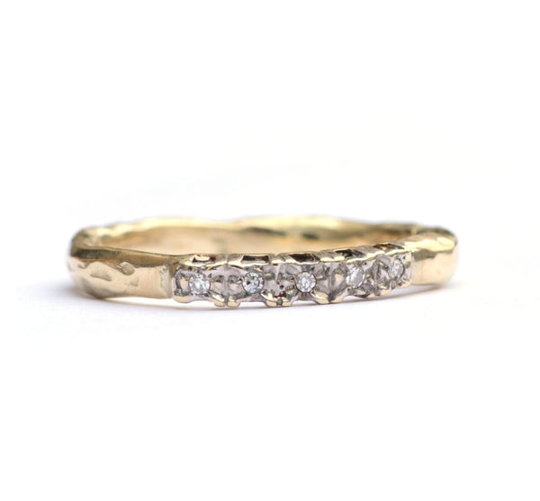 Ring met 5 kleine diamantjes