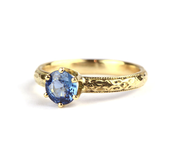 Ring met Ceylon saffier