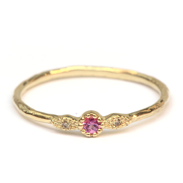 Ring Ella met roze saffier