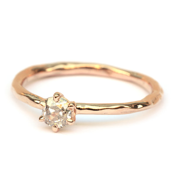 Ring met bolsjewiekdiamant