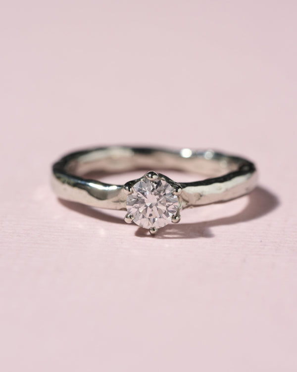 Witgouden ring met diamant