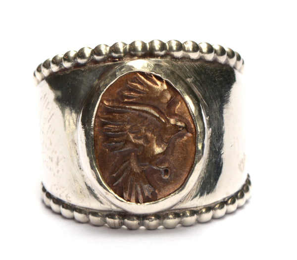 Ring met bronzen vogelcamee