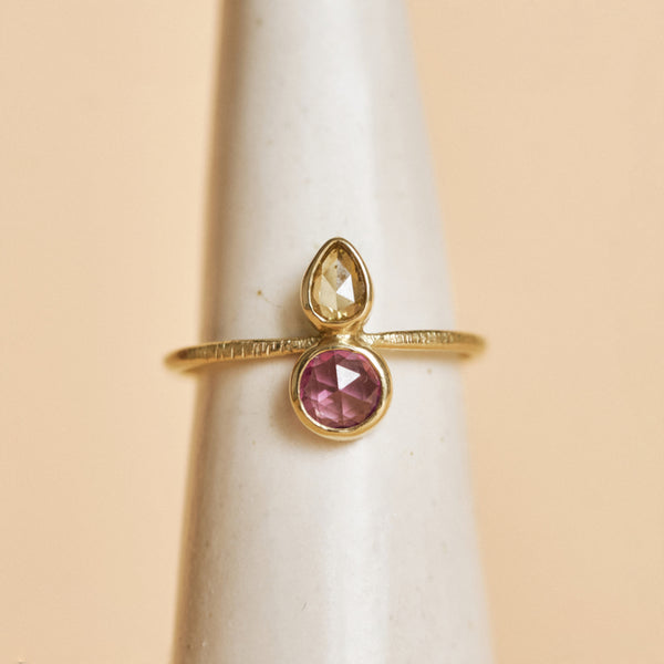 Ring met antieke roosdiamant en robijn