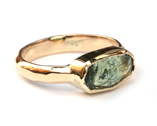 Ring met ovale toermalijn