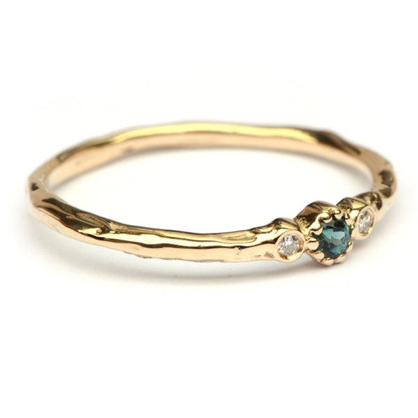 Minnie ring met groene toermalijn en diamant