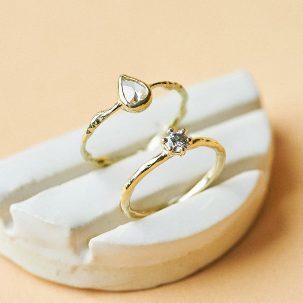 Ring met druppeldiamant