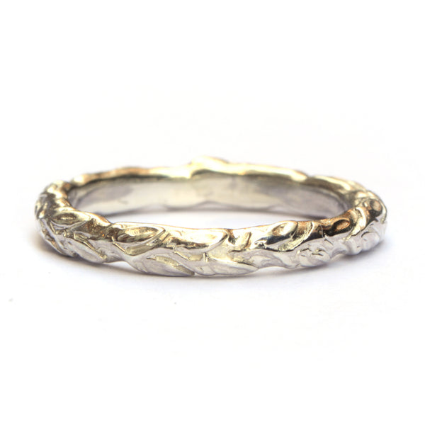 Ring met olijvenblaadjes rond model