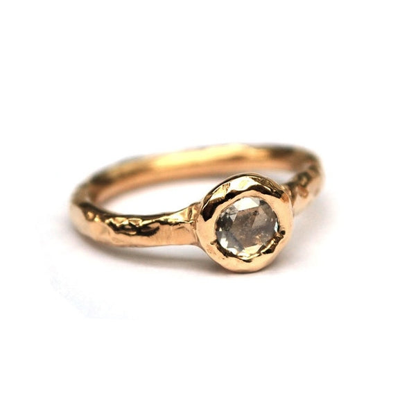Ring met ronde roosdiamant