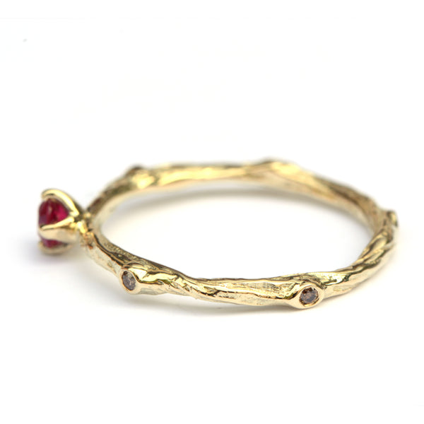 Ring Talia met robijn en bruine diamantjes