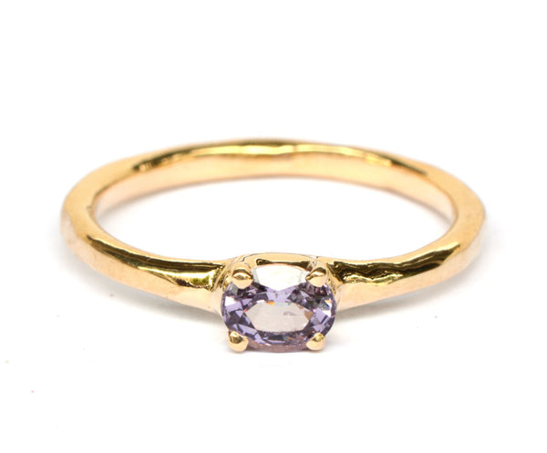 Ring met lila saffier