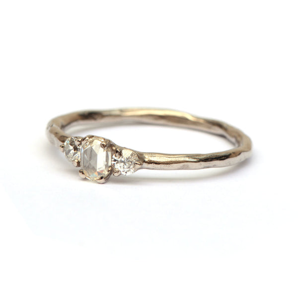 Witgouden ring met roosdiamant en briljanten