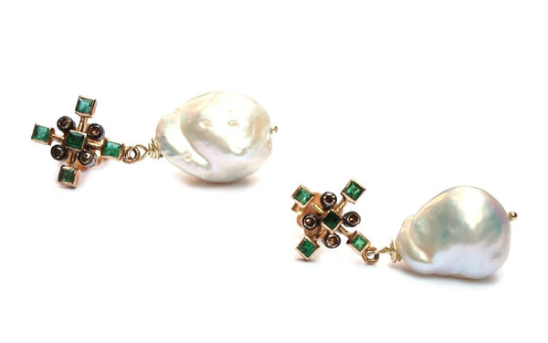 Oorsieraden met smaragd, diamant en parels