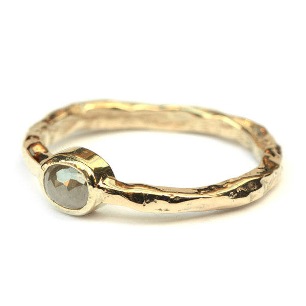 Ruwe ring met grijze roosdiamant