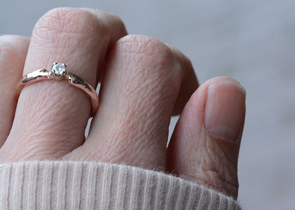 Trouwring takjesmodel met diamant