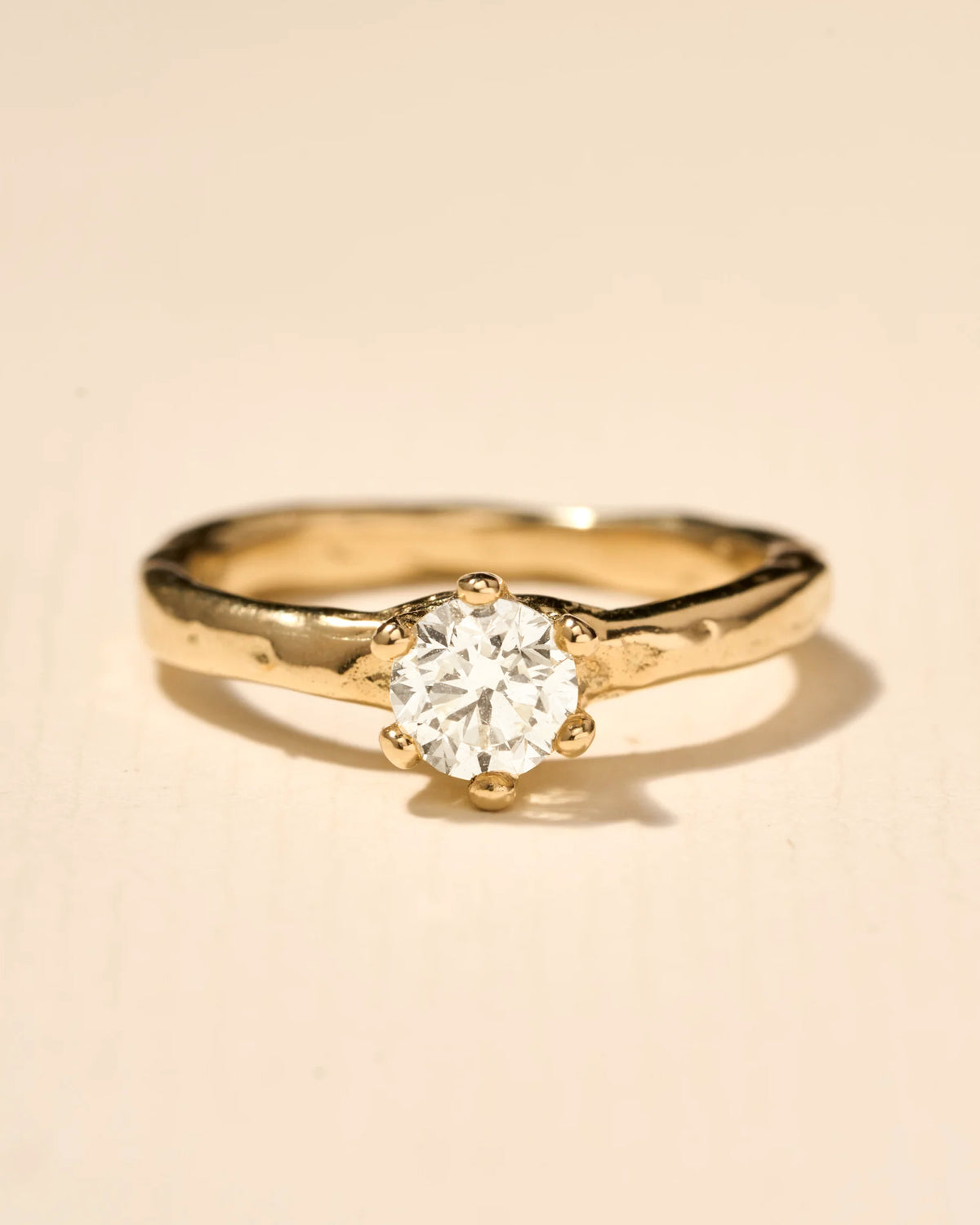 calcium procedure Giotto Dibondon Stoere gouden verlovingsring met diamant– Nadine Kieft Jewelry Amsterdam